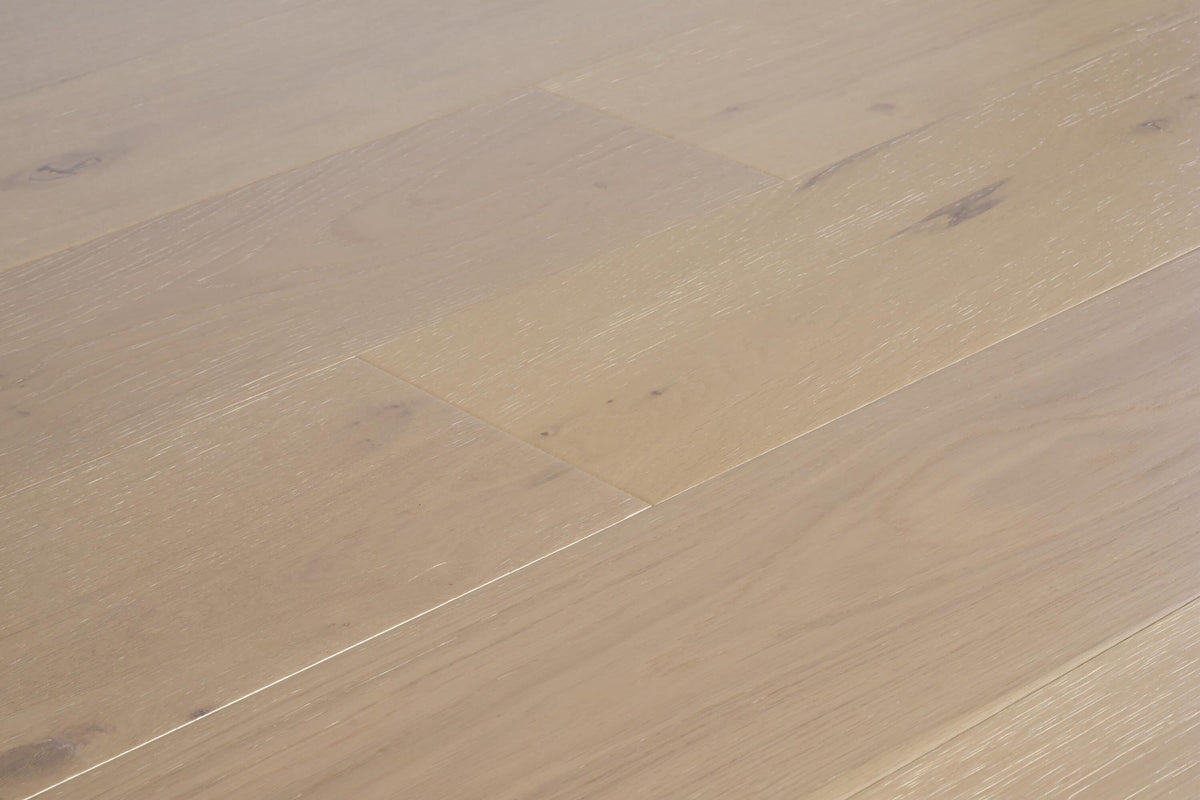 Element Flooring Oak Alsip hardwood flooring — carton and plank detail
