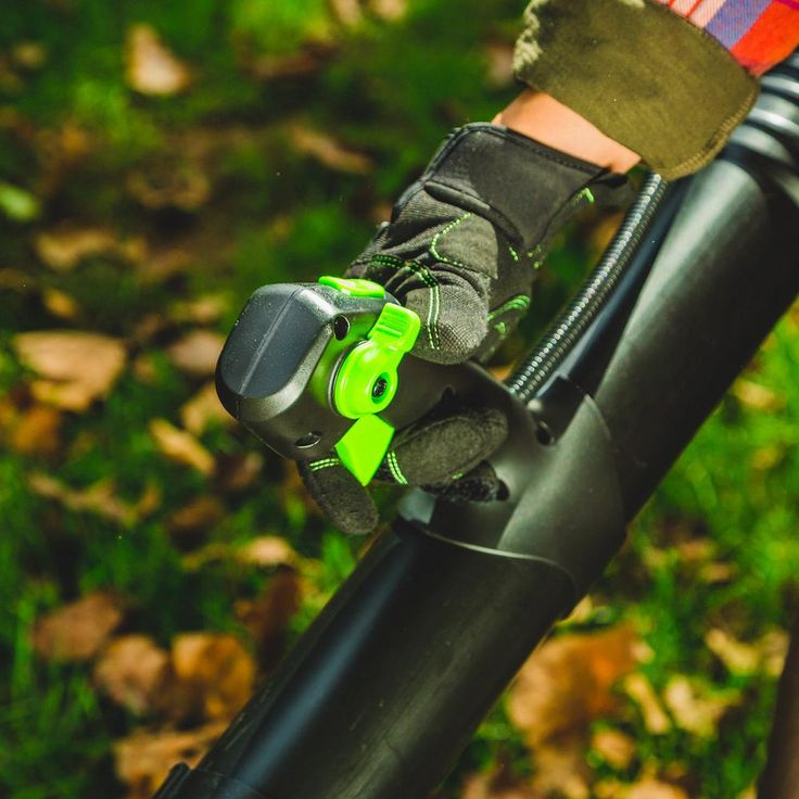 Greenworks PRO 140 MPH 540 CFM 60-Volt Lithium-Ion Cordless Backpack Leaf Blower (Tool-Only)