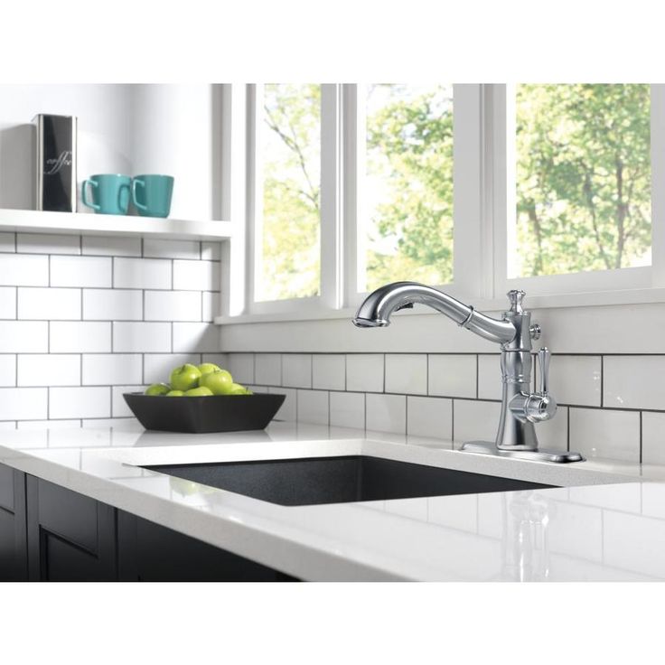 Delta Cassidy Arctic Stainless 1-Handle Deck-Mount Pull-Out Handle Kitchen Faucet
