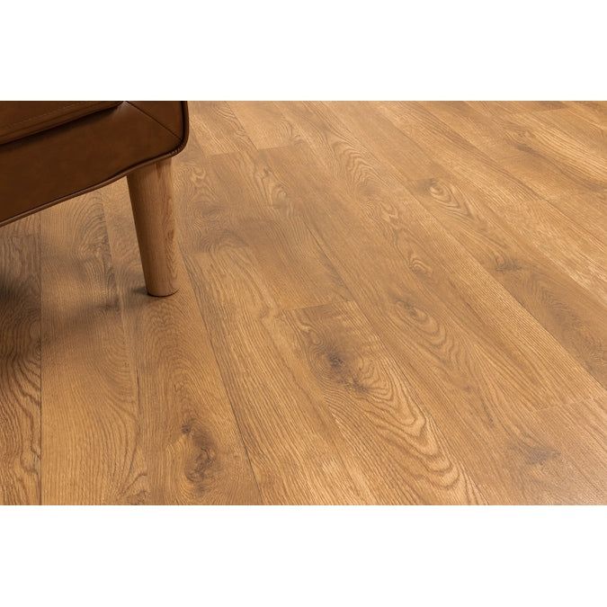 Style Selections Acorn Oak 8-mm T x 8-in W x 48-in L Wood Plank Laminate Flooring (21.26-sq ft / Carton)