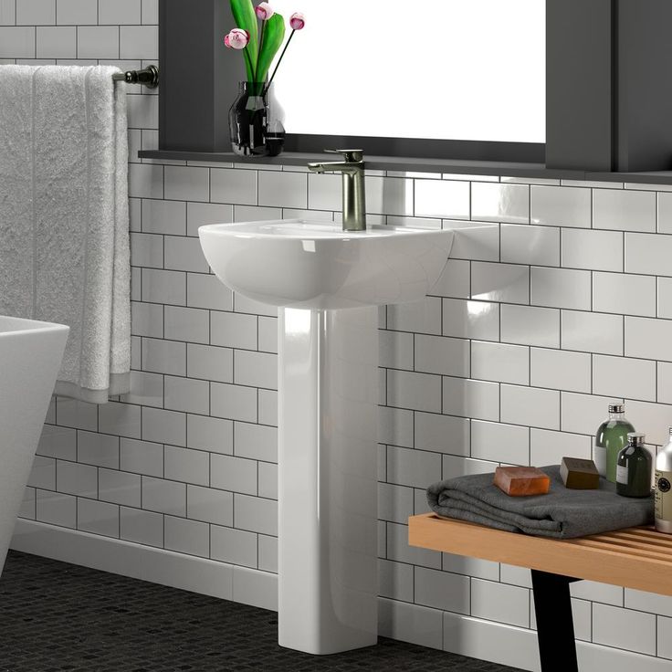 Barclay Products Compact 450 18 in. Pedestal Combo Bathroom Sink with 1 Faucet Hole in White