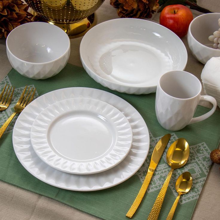 18-Piece Sienna White Porcelain Dinnerware Set (Service for 4)