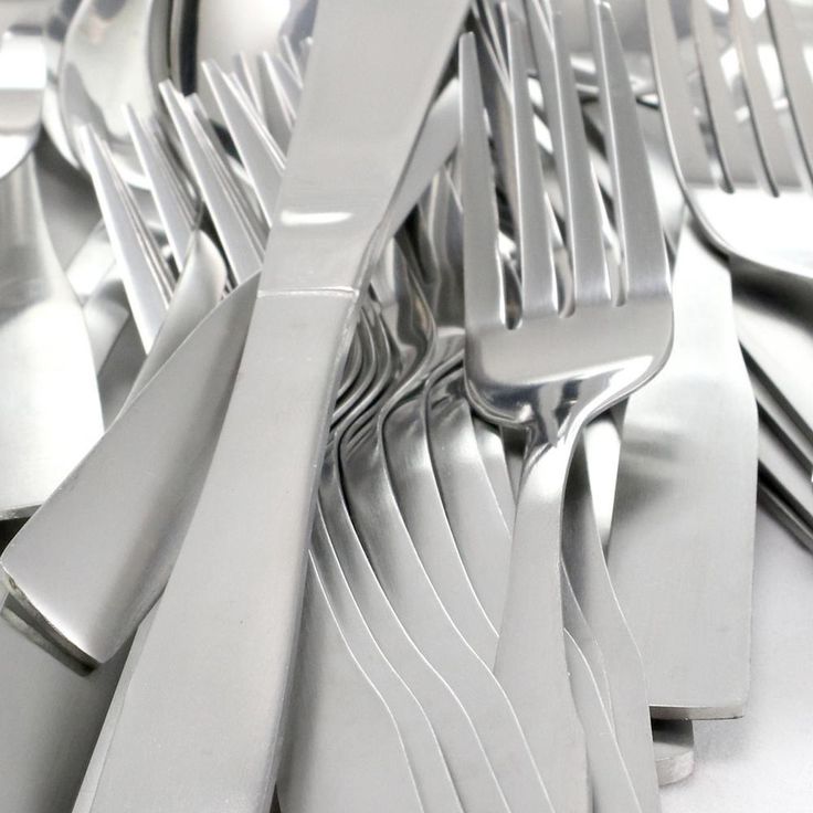 Abbeville 61-Piece Flatware Set with Wire Caddy (Service for 12)