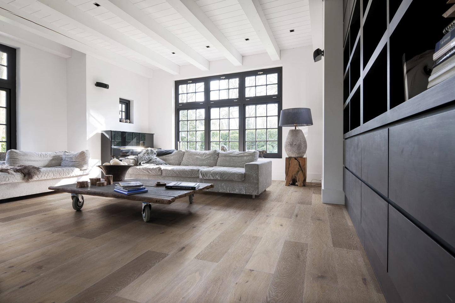 Solidfloor Oak Caucasus hardwood flooring — installed room view