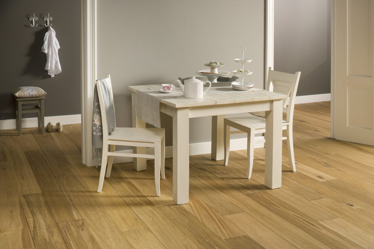 Solidfloor Oak Nevada hardwood flooring — installed room view