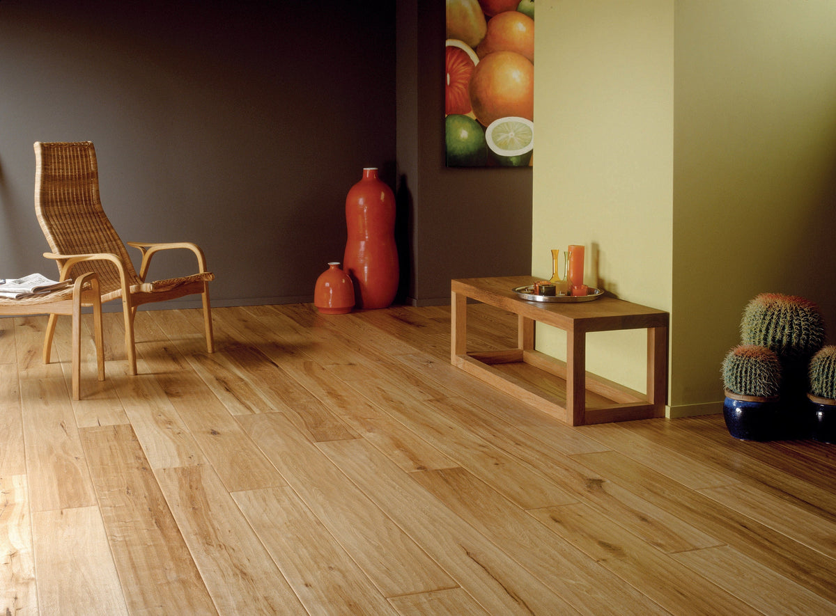 Solidfloor Oak Sahara hardwood flooring — installed room view