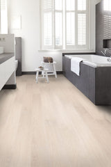Solidfloor Oak New Hampshire hardwood flooring — installed room view