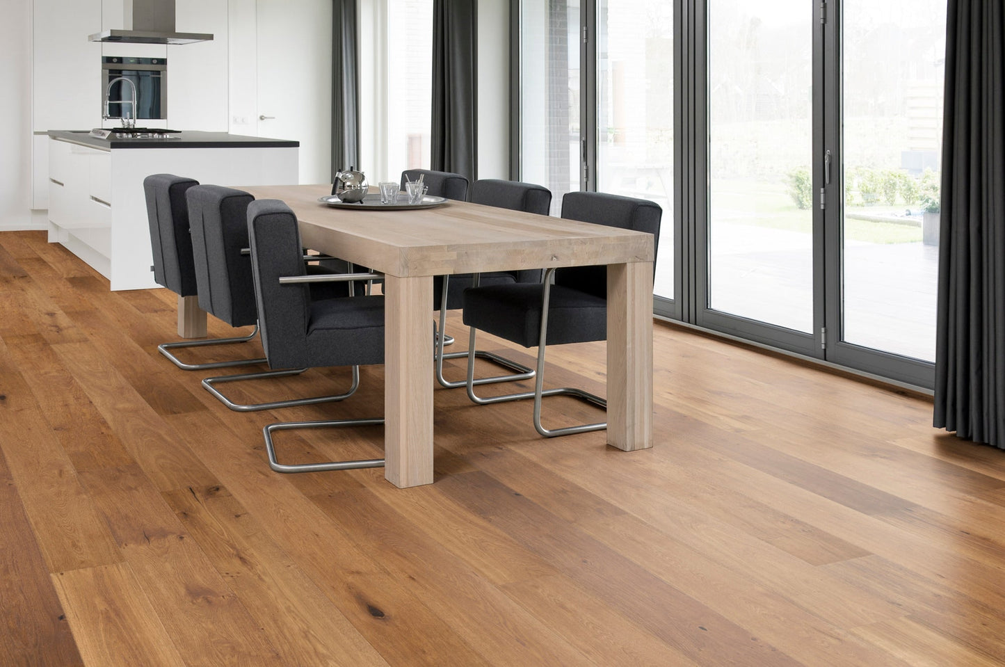 Solidfloor Oak Savannah Smoked Natural hardwood flooring — surface grain detail