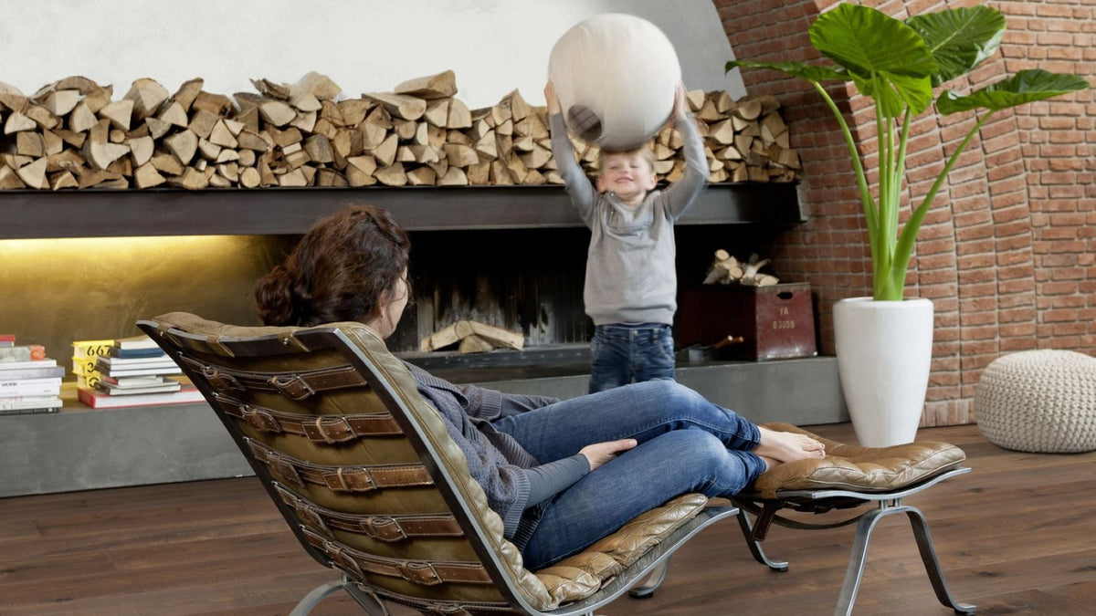 Solidfloor Oak Kentucky hardwood flooring — color and finish detail