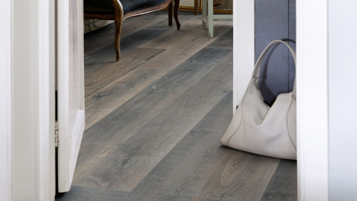 Solidfloor Oak Nova Scotia hardwood flooring — surface grain detail