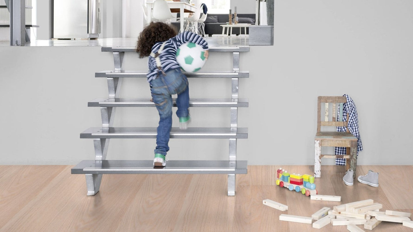 Solidfloor Oak Savannah White hardwood flooring — color and finish detail