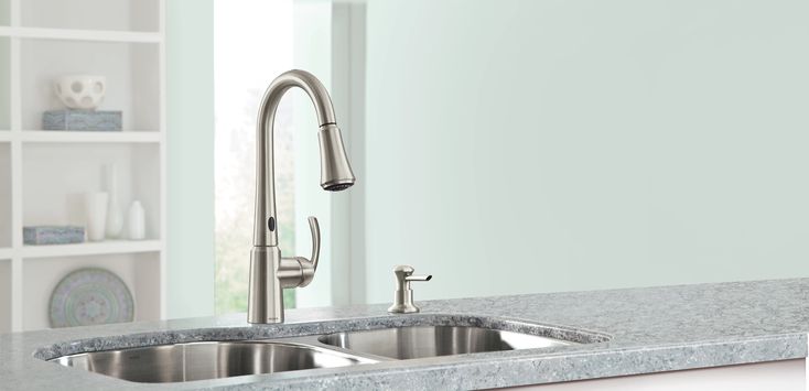 Moen Delaney with MotionSense Spot Resist Stainless 1-Handle Pull-Down Kitchen Faucet (Deck Plate Included)