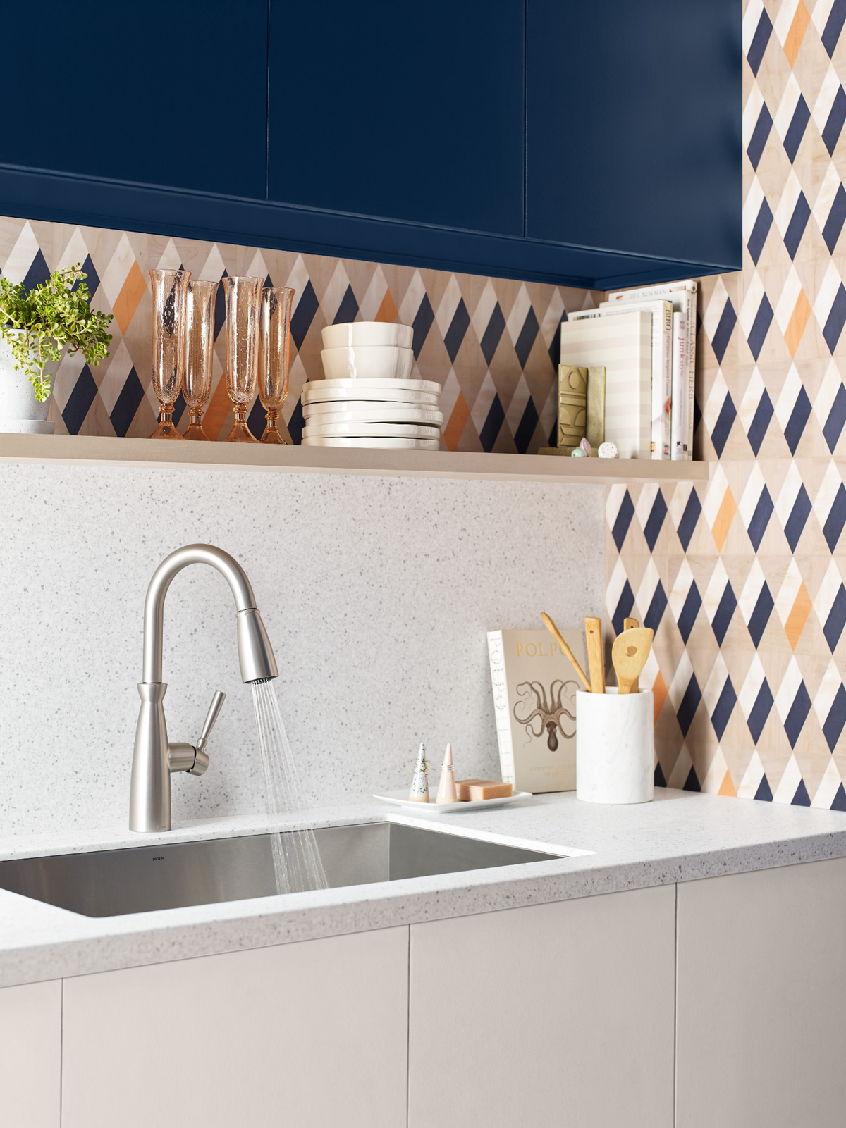 Moen Surie Spot Resist Stainless 1‑Handle High Arc Pull‑Down Kitchen Faucet with Deck Plate & Soap Dispenser, 1.5 GPM