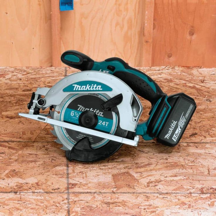 18-Volt 5.0 Ah LXT Lithium-Ion Cordless 6-1/2 in. Circular Saw Kit