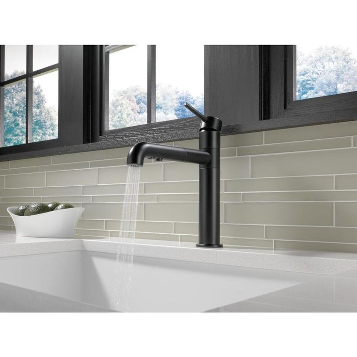 Delta Trinsic Matte Black 1-Handle Deck-Mount Pull-Out Handle Kitchen Faucet