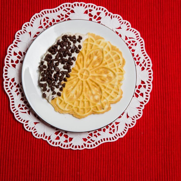2-Slice Black Non-Stick Pizzelle Waffle Maker