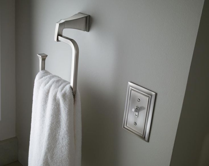 DELTA 4-Piece Dryden Decorative Bathroom Hardware Set