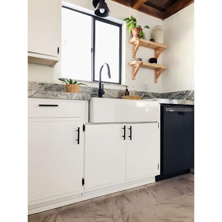 Inspire Farmhouse Fireclay 30 in. Single Bowl Kitchen Sink in Crisp White
