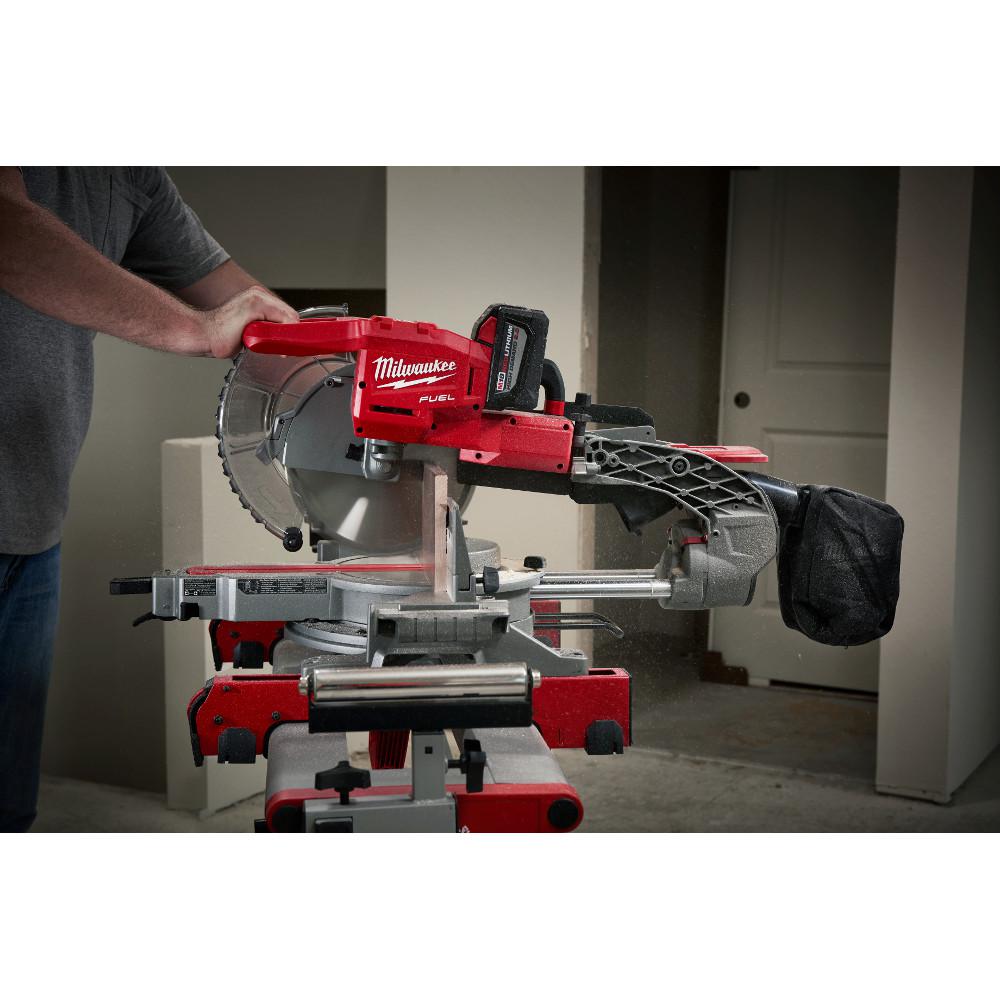 M18 FUEL 18-Volt Lithium-Ion Brushless Cordless 10 in. Dual Bevel Sliding Compound Miter Saw Kit with Extra Blade