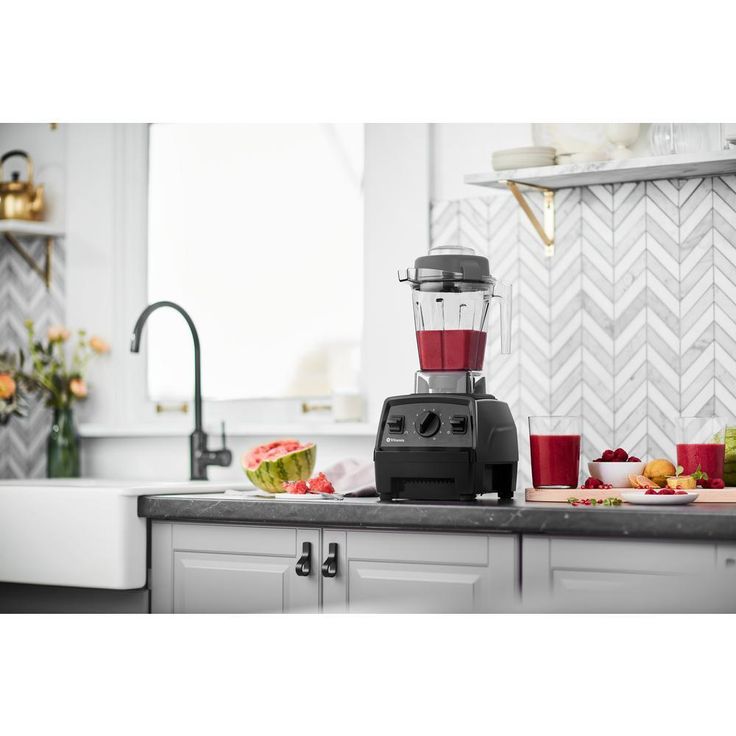 Explorian E310 Series 10-Speed Black 48 oz. Blender