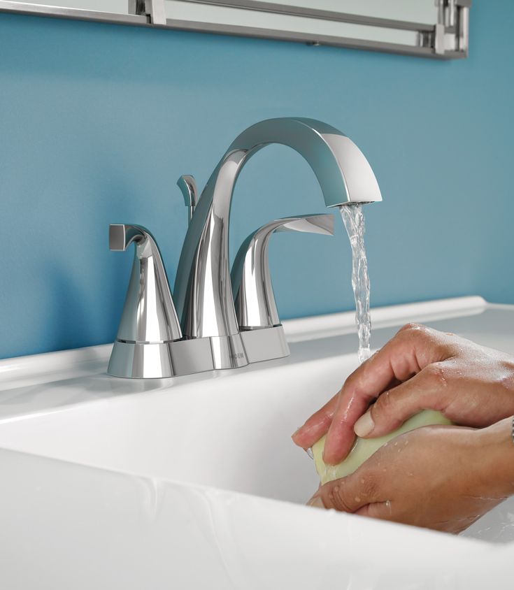 Moen Oxby Spot Resist Brushed Nickel 2-handle 4-in Centerset WaterSense Bathroom Sink Faucet with Drain