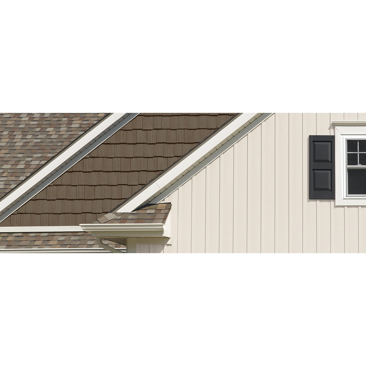 CertainTeed Board & Batten Vinyl Siding S8 Colonial White 8" x 10'