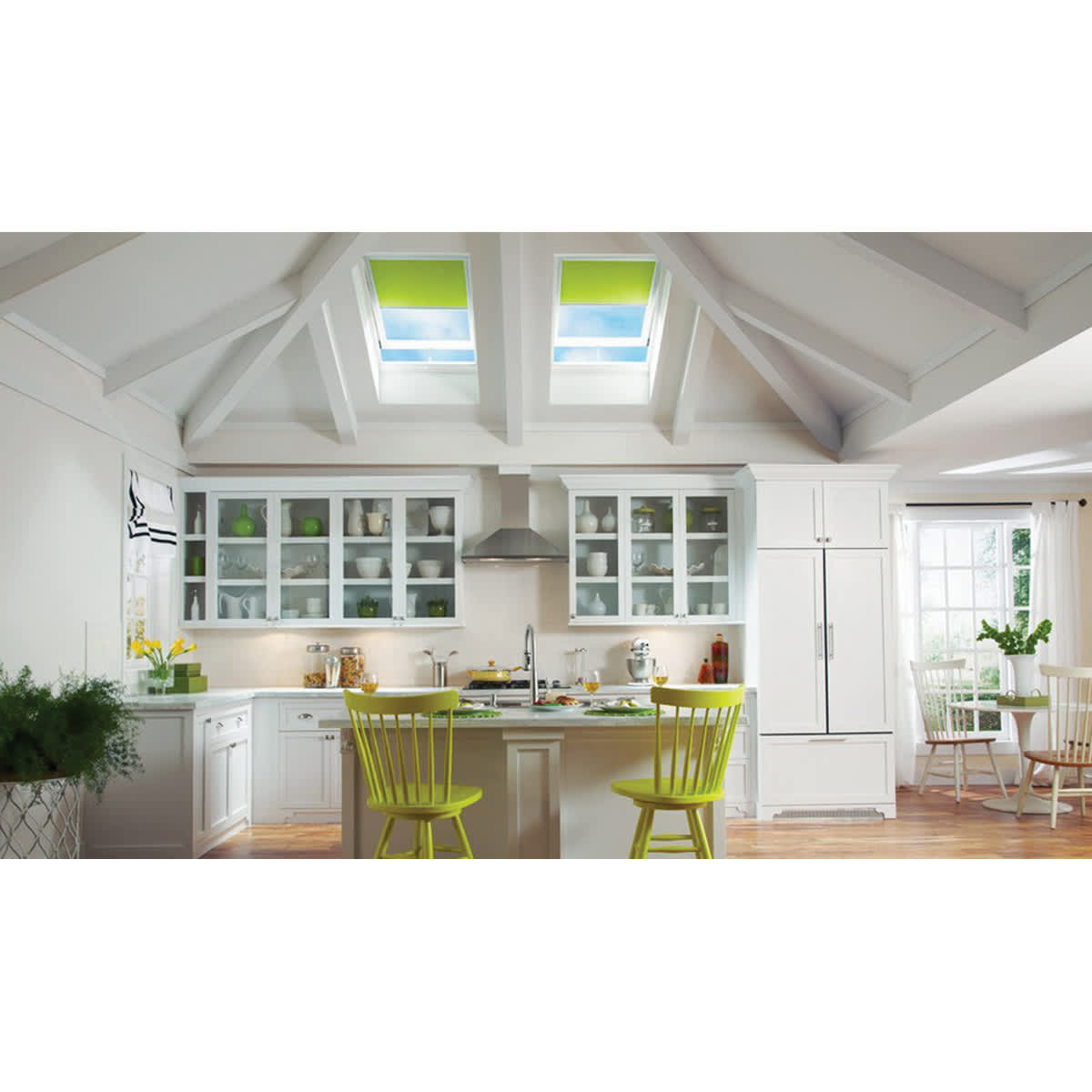 VELUX Deck Mount VS Manual Vent Skylight Laminate C04
