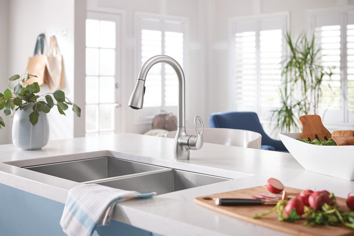 Moen Kleo Single-Handle Pull-Down Sprayer Kitchen Faucet with Reflex and Power Clean, Chrome
