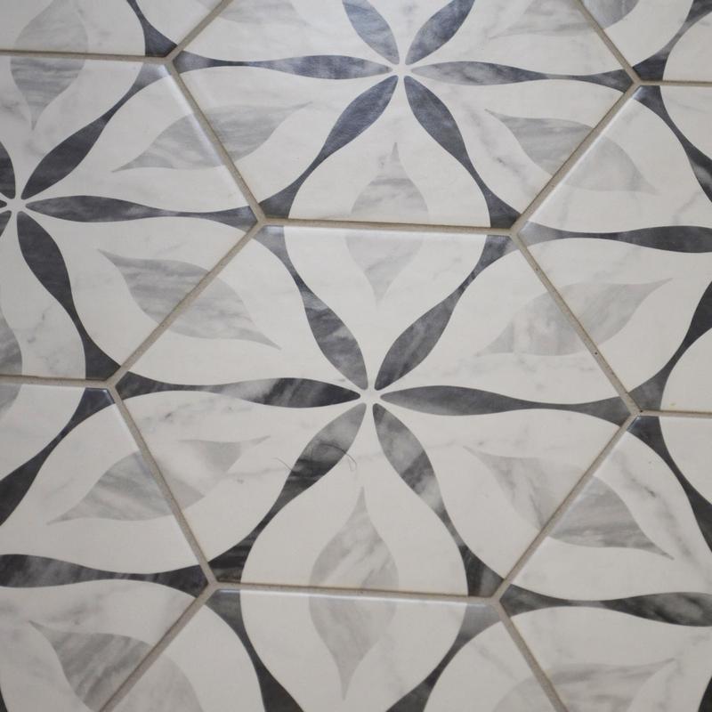 Classico Carrara Hexagon 7 in. x 8 in. Porcelain Floor and Wall Tile (7.5 sq. ft./Case) - Super Arbor