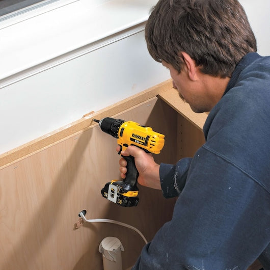 DEWALT 12V MAX 3/8-in Cordless Drill/Driver Kit (DCD710S2)