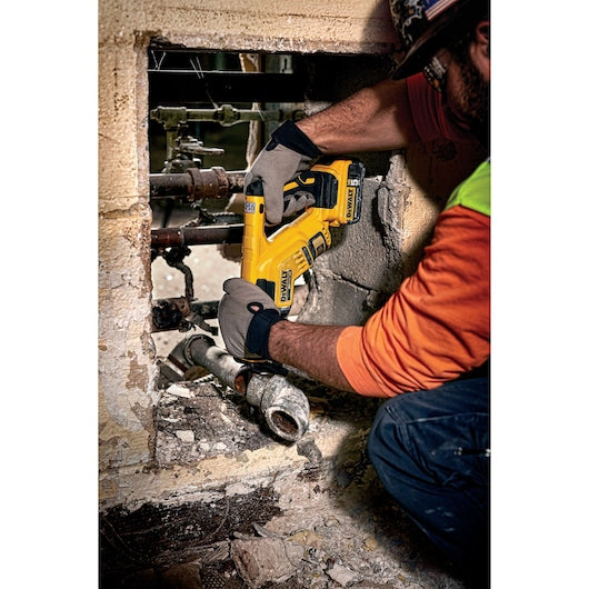 DEWALT 20-Volt MAX XR Cordless Brushless Compact Reciprocating Saw Kit with Two 5.0Ah Batteries, Charger and Bag