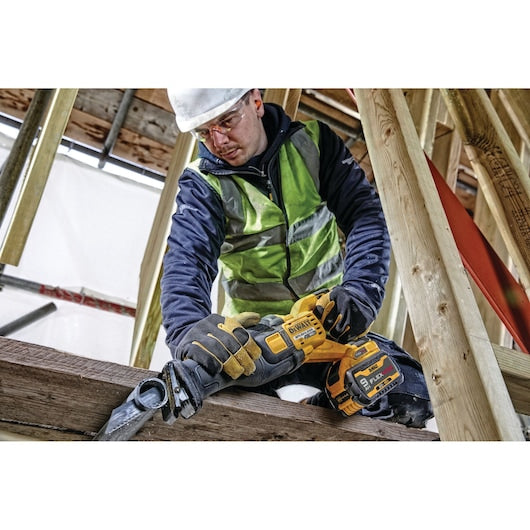 DEWALT FLEXVOLT 60V MAX Brushless Cordless Reciprocating Saw Kit with 2Ah Battery, Charger, Bag and Bonus Battery