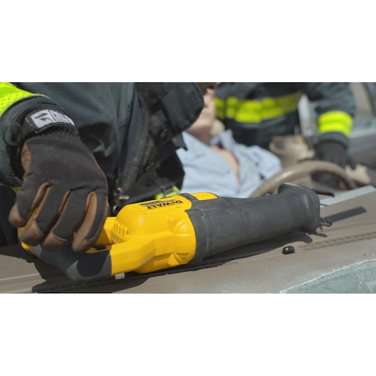DEWALT FLEXVOLT 60V MAX Brushless Cordless Reciprocating Saw Kit with (1) 2Ah Battery, Charger and Bonus Battery