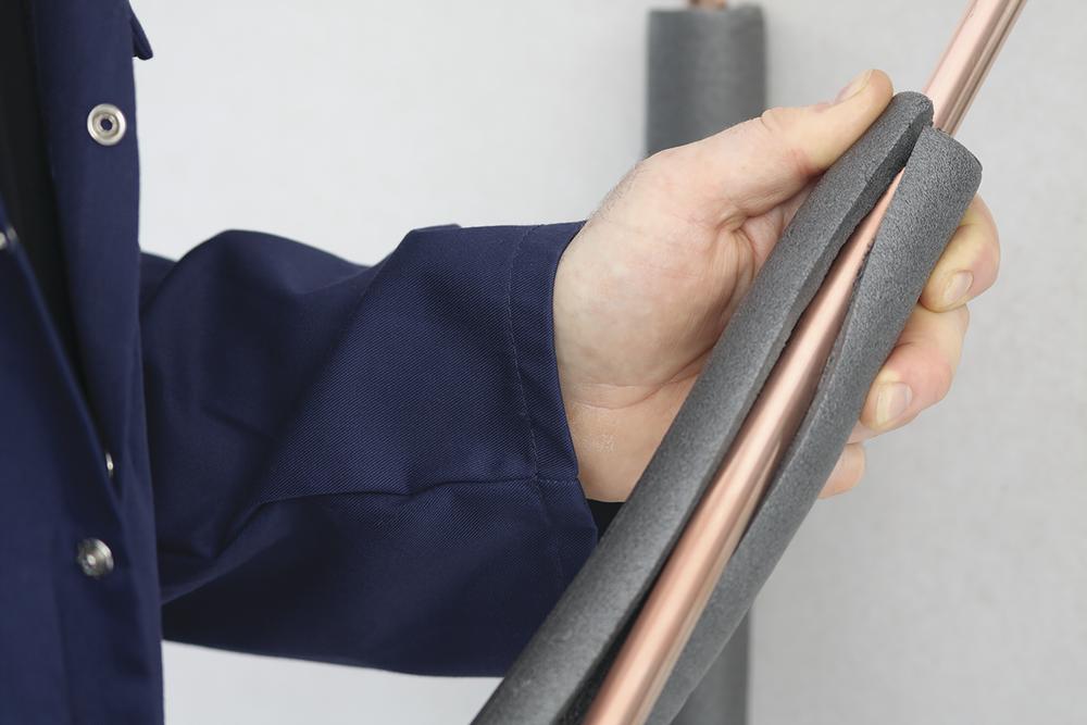Tundra Pipe Wrap / Foam Pipe Insulation 1-1/8 in ID x 1/2 in Wall x 6 ft (PW118)