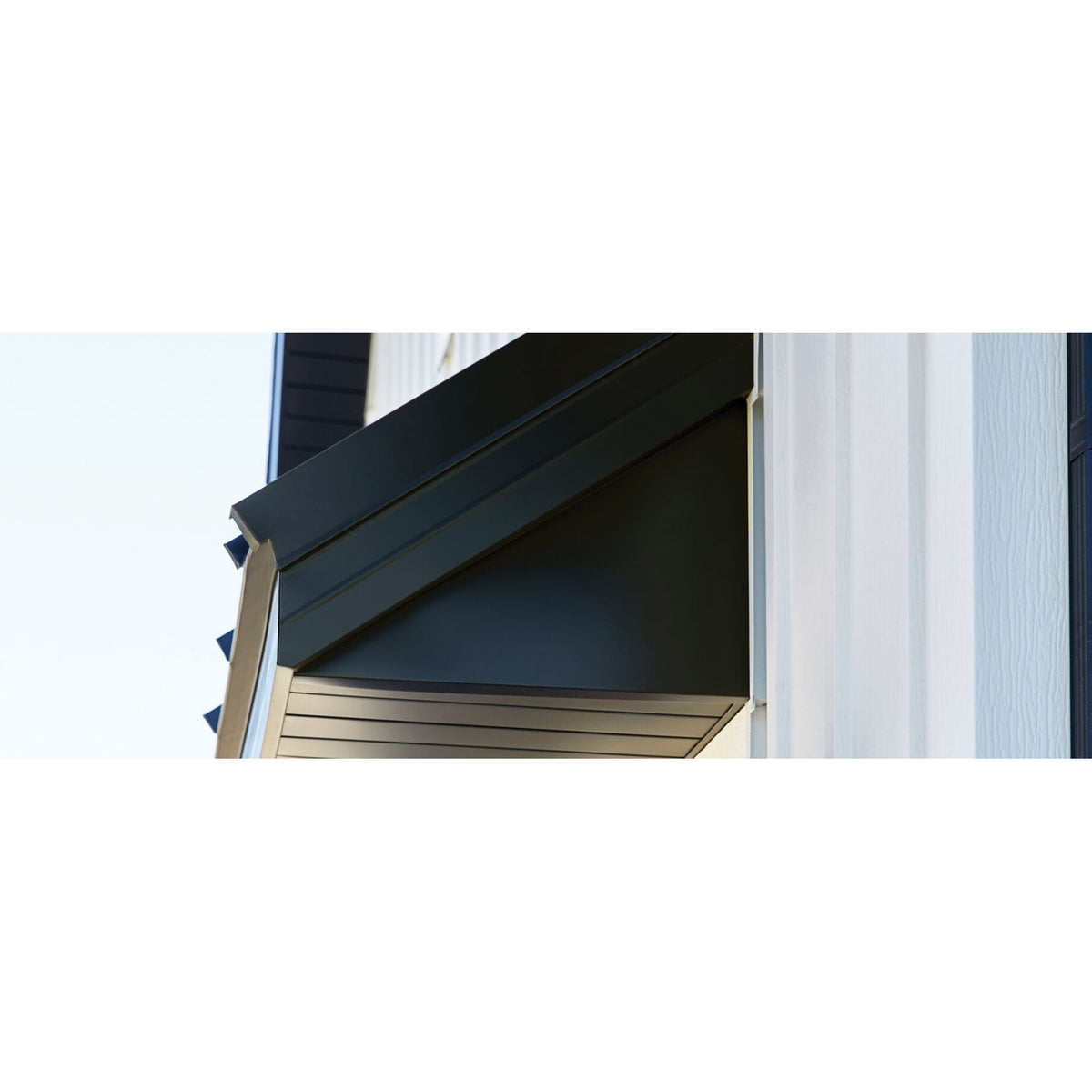 Quality Edge TruLine HP-Series Ribbed Fascia 280 White 6" x 12' .024