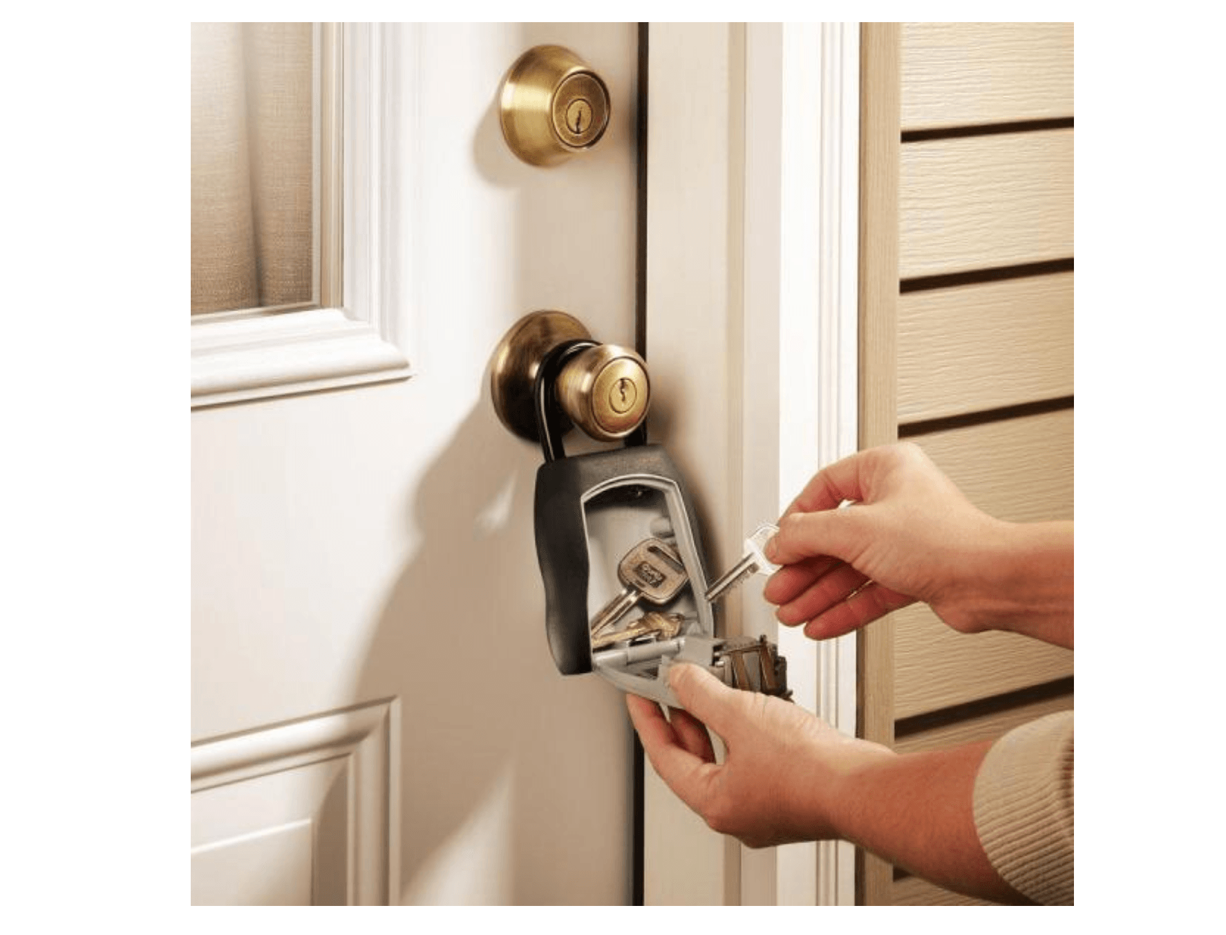 Master Lock 5400D 9.6 cu in. Set Your Own Combination Portable Lock Box - Hardwarestore Delivery
