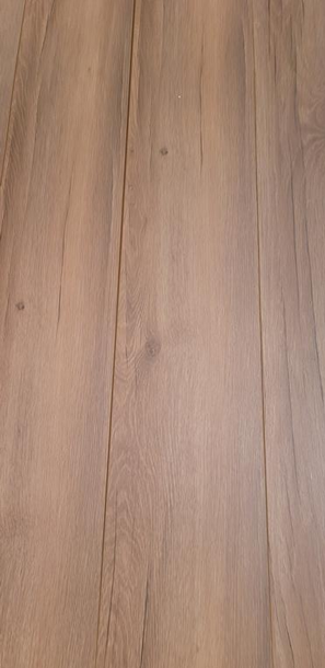 TrafficMaster Kettle Keep Oak 8 mm T x 8 in. W Water Resistant Laminate Wood Flooring (21.3 sqft/case)