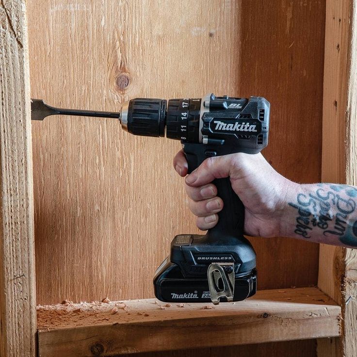 18-Volt 2.0Ah LXT Lithium-Ion Sub-Compact Brushless Cordless 1/2 in. Hammer Driver Drill Kit