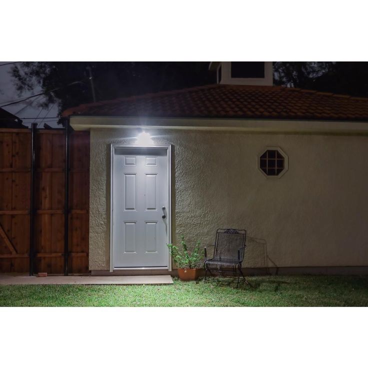 26-Watt (250-Watt Equivalent) Daylight PAR38 LED Night Chaser Flood Light Bulb 1 Pack