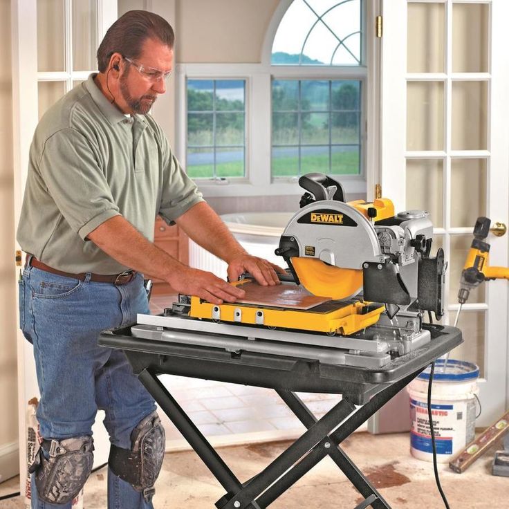 DEWALT 10-in 15-Amp Wet Bridge Sliding Table Tile Saw with Stand