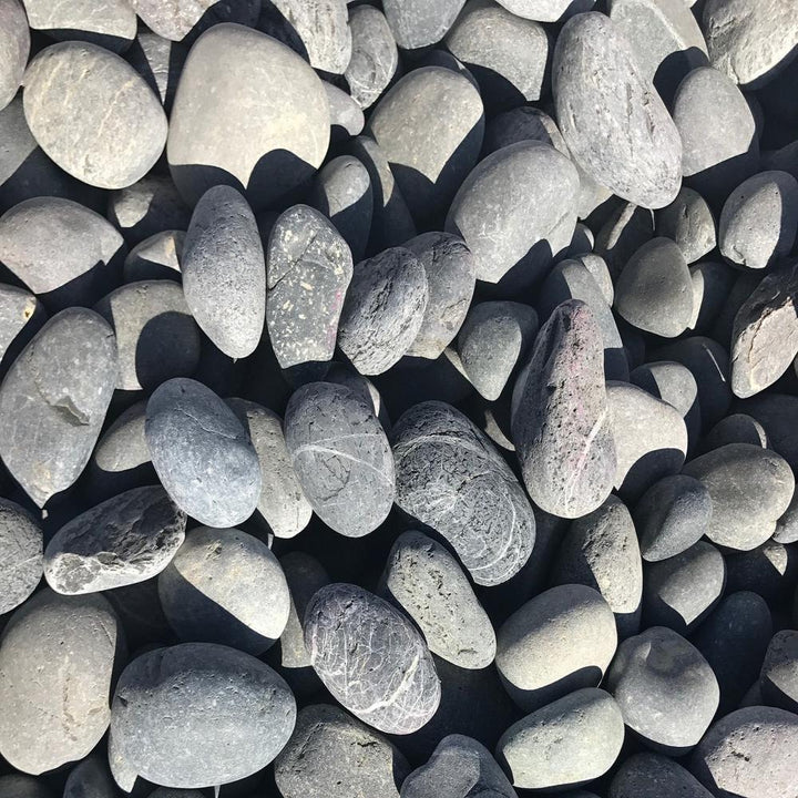 Butler Arts 0.50 cu. ft. 1 in. - 2 in. 40 lb. Unpolished Black Mexican Beach Pebble Bag (20-Pack Pallet) - Super Arbor