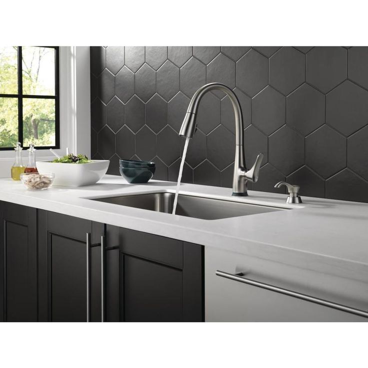 Delta Dunsley VoiceIQ Spotshield Stainless 1-Handle Deck-Mount Pull-Down Touchless Kitchen Faucet