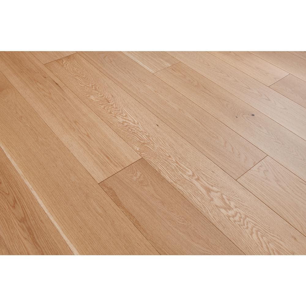Bruce Time Honored Aged Natural White Oak 0.57 in T x 7.5 in W Glue Down Engineered Hardwood Flooring (23.48 sq. ft./Case)