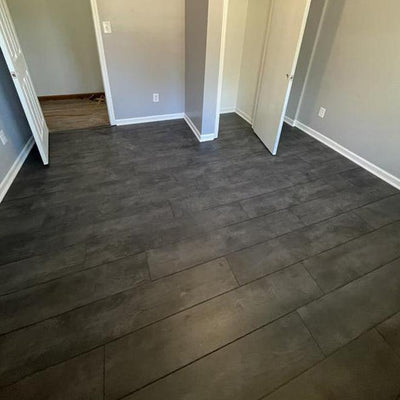 allen + roth  Cinder Charcoal 12-mm Thick Water Resistant Wood Plank 8.03-in W x 47.63-in L Laminate Flooring (15.94-sq ft) - Super Arbor