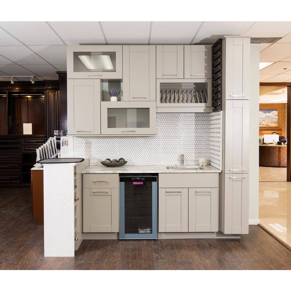 LIFEART CABINETRY Anchester Assembled 24 in. x 12 in. x 12 in. Wall Diagonal Mullion Door Cabinet with 1 Door in White