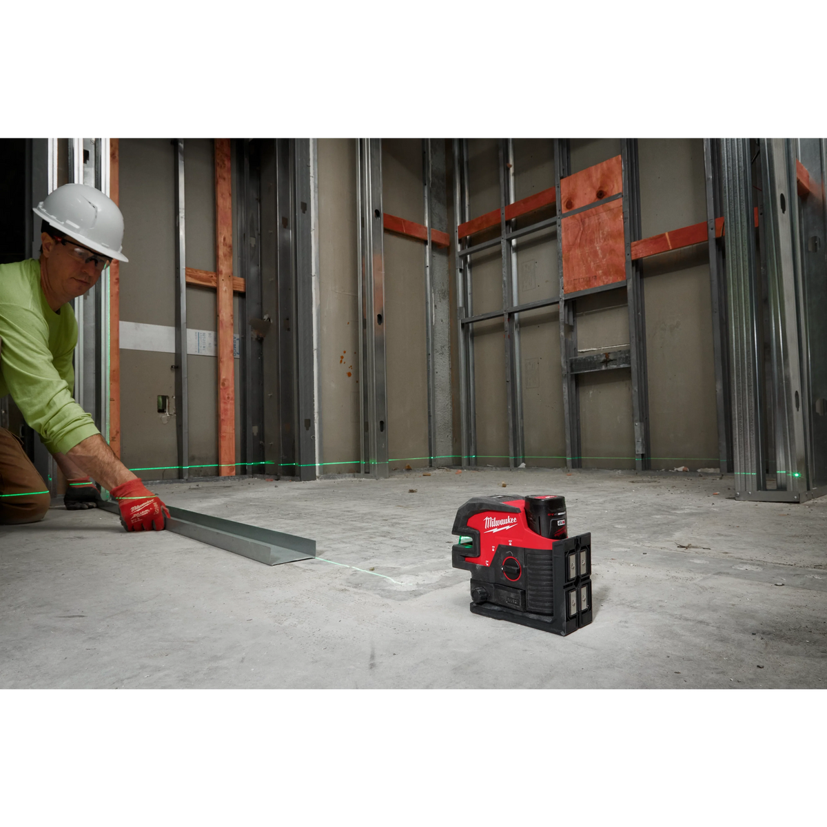 Milwaukee M12 12-Volt Lithium-Ion Cordless Green Cross Line & 4-Points Laser, Tool Only (3624-20)