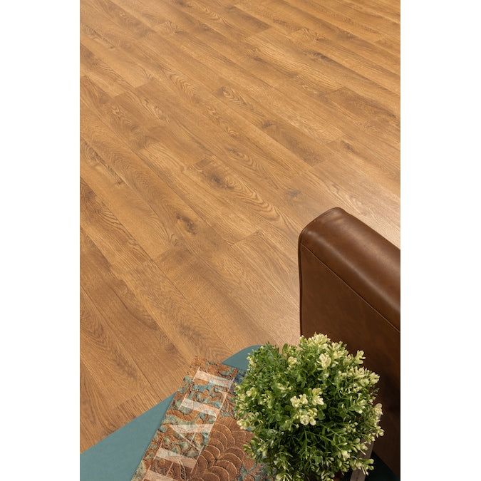 Style Selections Acorn Oak 8-mm T x 8-in W x 48-in L Wood Plank Laminate Flooring (21.26-sq ft / Carton)