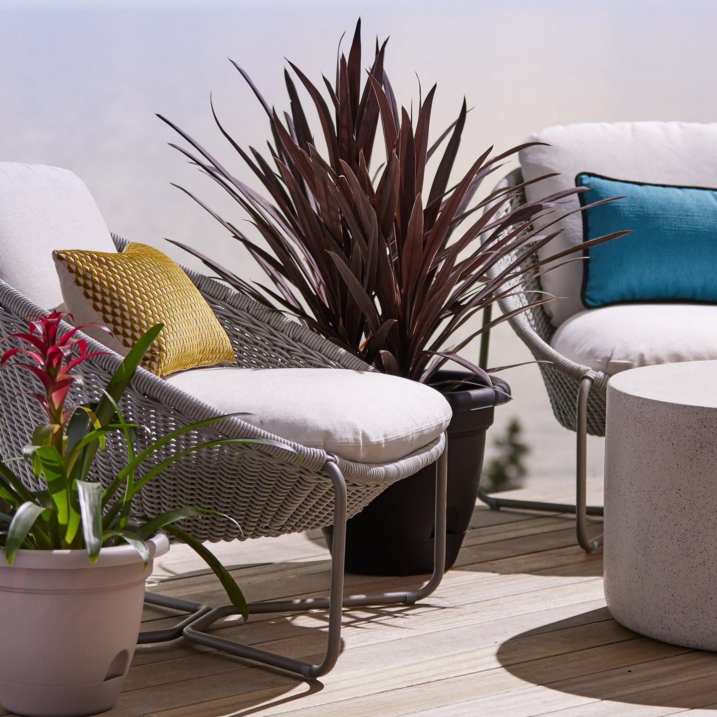 Bloem Lucca Self Watering Planter 16" Black