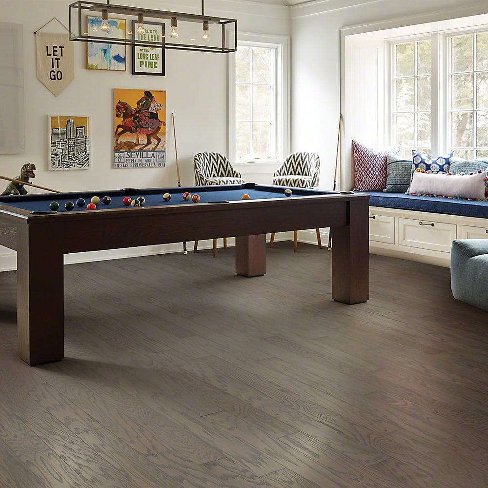Shaw Bradford 5 Barnboard Red Oak 3/8 in. T X 5 in. W Tongue and Groove Engineered Hardwood Flooring (23.66 sq.ft./case)