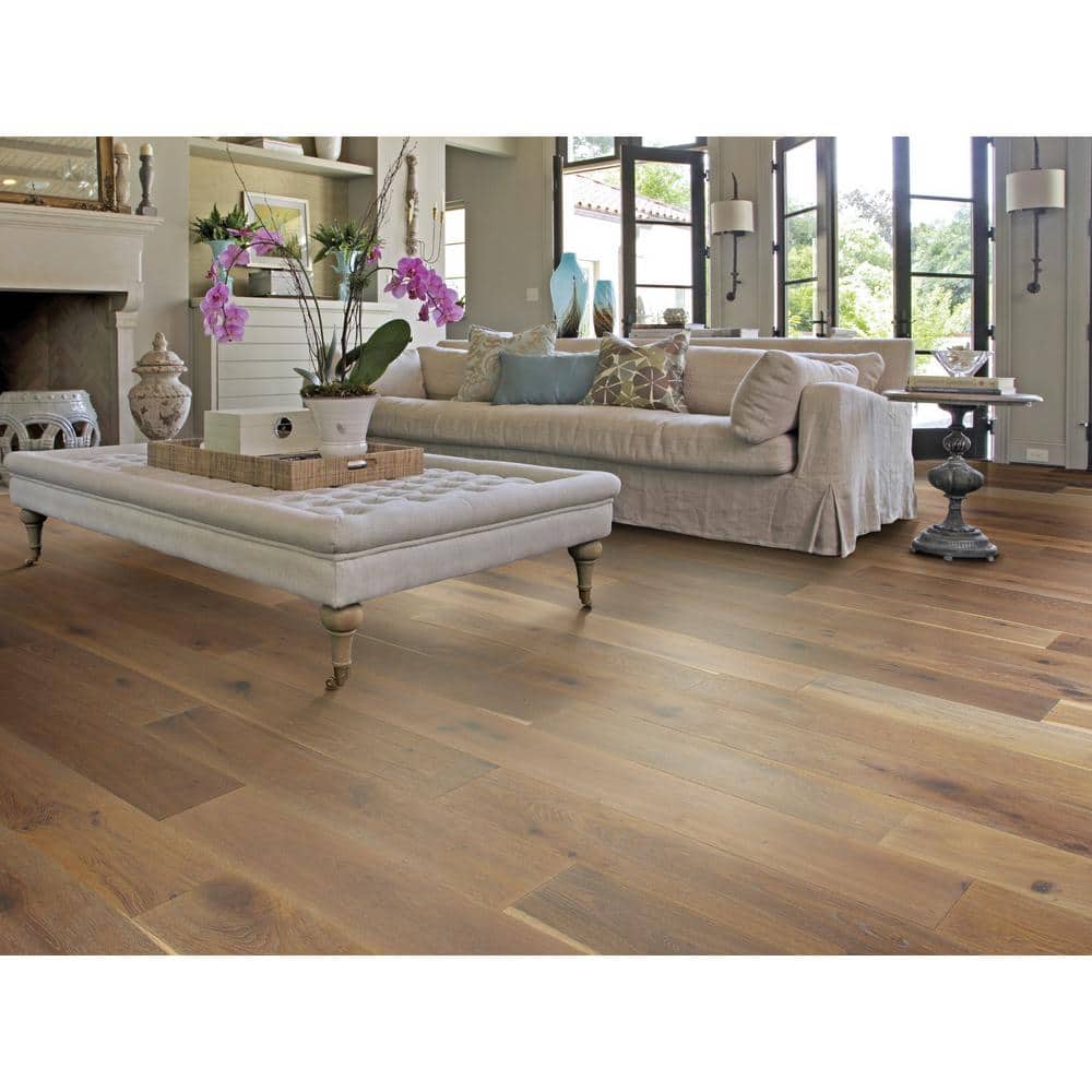 Shaw Richmond Baroque White Oak 9/16 in. T X 7.5 in. W Tongue and Groove Engineered Hardwood Flooring (31.09 sq.ft./case)